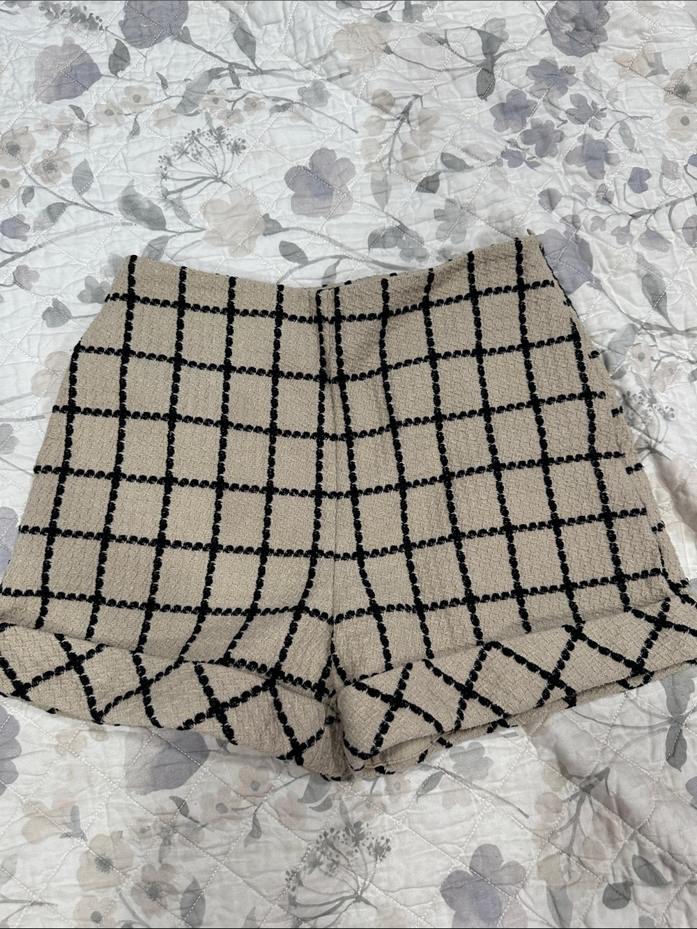 English Factory Beige and Black High-Waist Windowpane Knit Shorts